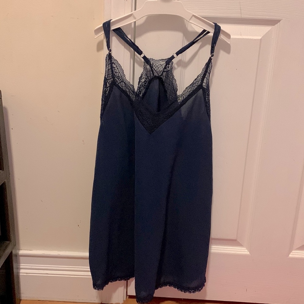 Gorgeous Blue flowy tank with lace trim